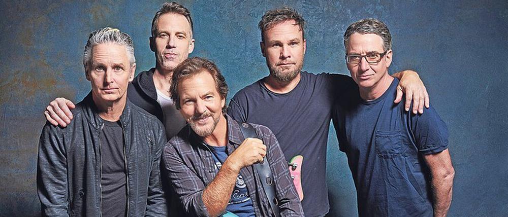 Pearl Jam mit Sänger Eddie Vedder in der Mitte.