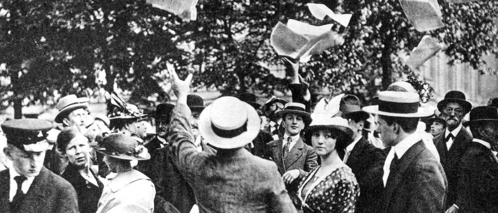 Am 1. August 1914 wurde in Berlin die Mobilmachung bekannt gegeben. In Scharen wechselten junge Männer aus den Schulen in die Kasernen.
