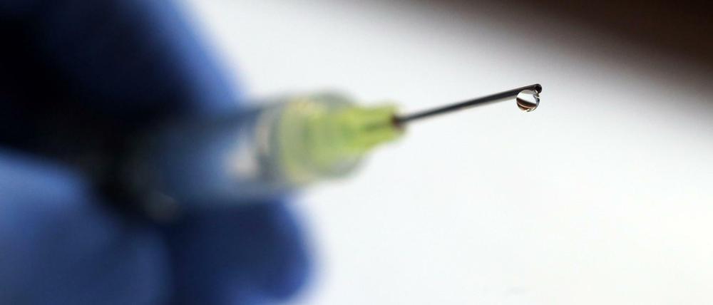 Wird der Impfstoff gegen das Coronavirus, wenn es denn alsbald einen geben sollte, eine Spritze sein? Wenn der Pharmakonzern J&J erfolgreich sein sollte, dann wohl schon.