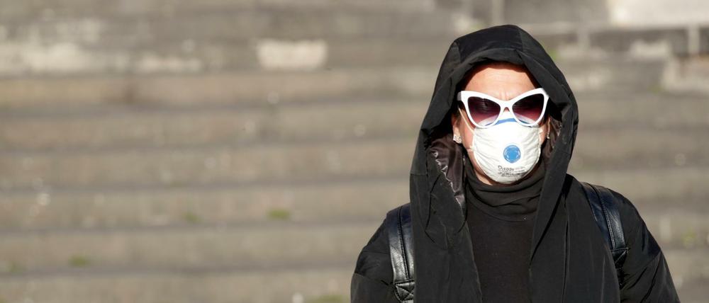Masken sind zum Symbol der Corona-Krise geworden.