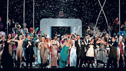 Die Operette „Ball im Savoy“, hier inszeniert von Barrie Kosky, war der letzte Erfolg der Rotters.