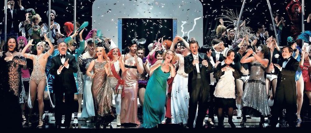 Die Operette „Ball im Savoy“, hier inszeniert von Barrie Kosky, war der letzte Erfolg der Rotters.