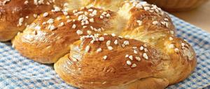 Gehört zu Ostern wie das Eiersuchen: ein Zopf zum Brunch. Und, keine Bange, der gelingt auch ohne Hefe.