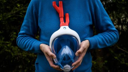 Der italienische Ingenieur Mario Milanesio hat die Umrüstung der Schnorchelmasken entworfen. 