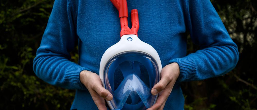 Der italienische Ingenieur Mario Milanesio hat die Umrüstung der Schnorchelmasken entworfen. 