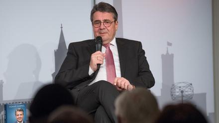 Sigmar Gabriel (SPD) warnt in einem Appell mit Joschka Fischer (Grüne) vor einem Auseinanderbrechen der EU. 