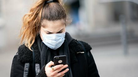 Die Bundesregierung setzt große Hoffnungen in eine Corona-App zur Nachverfolgung von Infektionsketten, die aktuell in Berlin getestet wird.