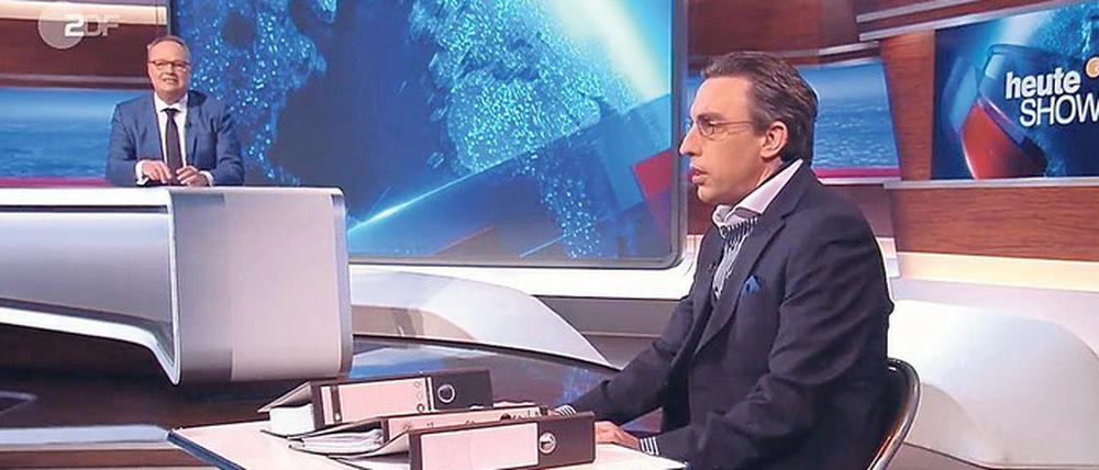 Alleine in der "heute-show". Oliver Welke und Albrecht Humboldt.
