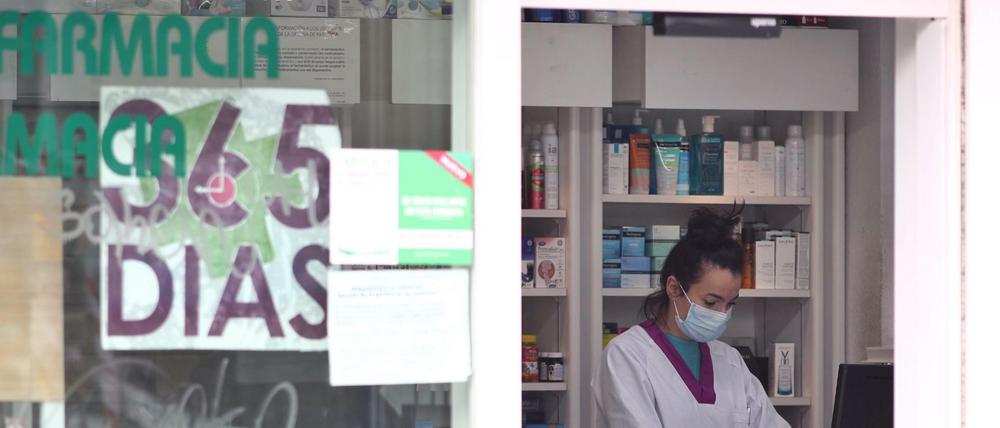 Die Apotheken sollen gegebenfalls den Notruf wählen.