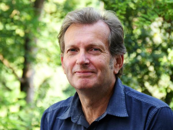 Gerhard Trabert, 63, betreibt ein Arztmobil, eine Poliklinik und kümmert sich um die Kinder krebskranker Eltern.