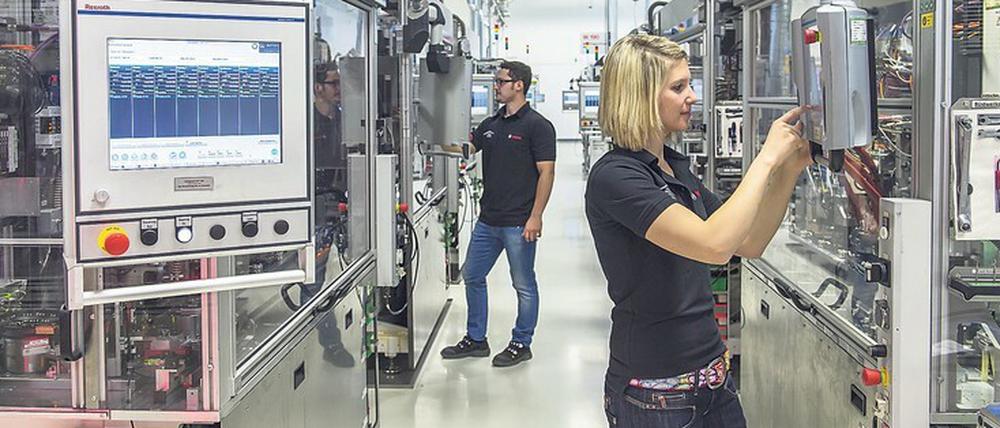 Wann wird die Produktion wieder hochgefahren? Szene aus dem Bosch-Werk Immenstadt. Foto: Gregor Fischer/dpa