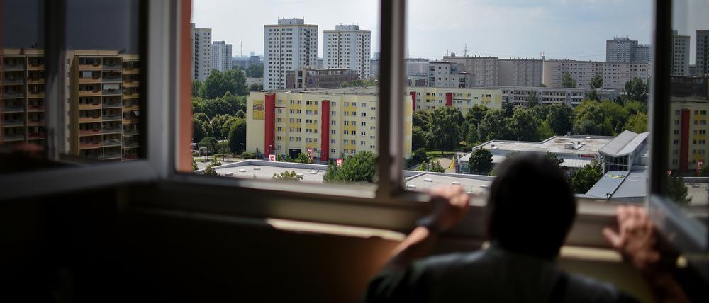 Viele Berliner geben einen Großteil ihres Einkommens für die Miete aus.
