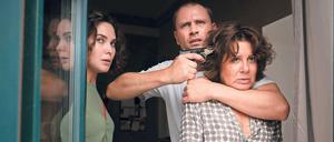 Unter Mordverdacht, aus der U-Haft geflüchtet und dann noch Geiselnahme. Louis Bürger (Max Riemelt) entgleitet die Situation zunehmend.