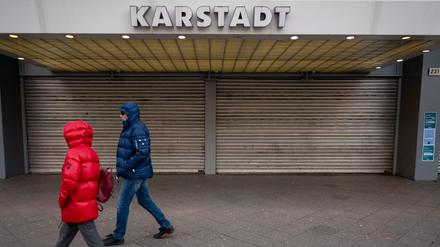 Schon lange dicht: Geschäfte in Berlin, hier Karstadt am Kurfürstendamm.
