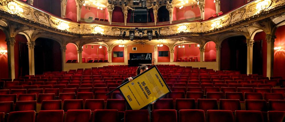 Die 2G-Regel gilt nicht nur am Berliner Ensemble, sondern in den meisten deutschen Theatern. Soweit sie überhaupt geöffnet haben.  