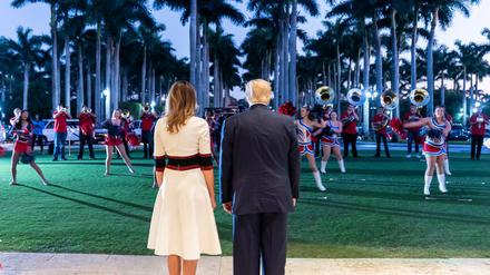 Der Präsident und Ehefrau Melinda im Trump International Golf Club in Florida.