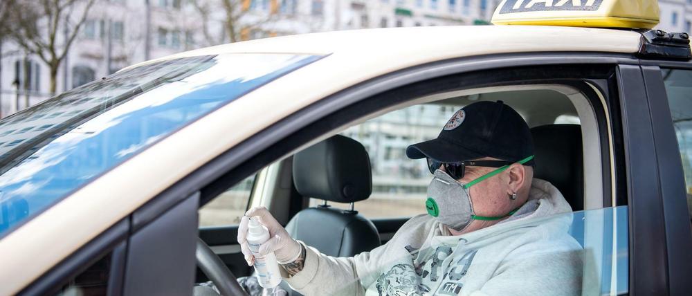 Taxifahrer sind derzeit eine besonders gefährdete Berufsgruppe.