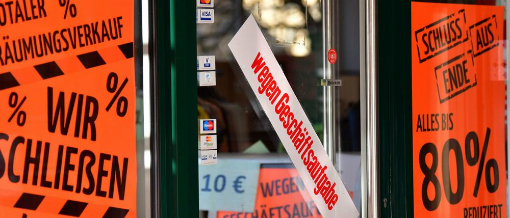 Die wegen der Corona-Pandemi erhobenen Ausgangsbeschränkungen haben massivem Einfluss auf die Wirtschaft und damit auch auf den Arbeitsmarkt.