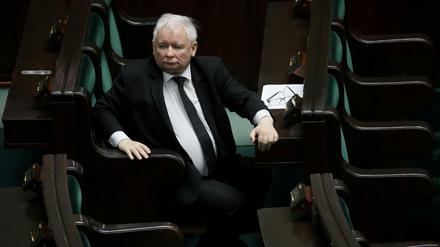 Kampf um die Macht im entleerten Parlament: PiS-Parteichef Jaroslaw Kaczynski hat eigene Vorstellungen vom Wahlrecht.