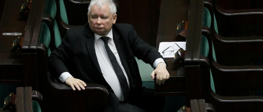 Kampf um die Macht im entleerten Parlament: PiS-Parteichef Jaroslaw Kaczynski hat eigene Vorstellungen vom Wahlrecht.