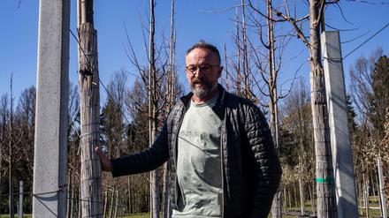 Holger Zahn ist Chef der Späth'schen Baumschulen und versucht, das Unternehmen gut durch die Coronavirus-Krise zu führen.