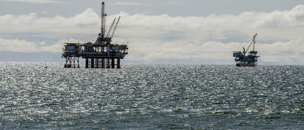 Das Ölkartell Opec und seine Kooperationspartner wollen die Ölförderungen dem Vernehmen nach um um zehn Millionen Barrel pro Tag reduzieren.