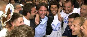 Frühe Erfolge. Bruno Labbadia konnte mit Darmstadt 98 nicht nur den Aufstieg in die Regionalliga feiern, sondern zum Abschluss auch den Gewinn des hessischen Landespokals. 