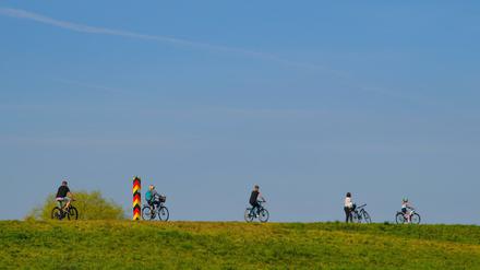 Am Ostersonntag war der Himmel über Berlin und Brandenburg so blau wie gewohnt. So wird er auch in den nächsten Tagen wieder.