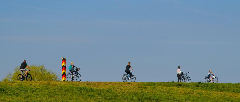 Am Ostersonntag war der Himmel über Berlin und Brandenburg so blau wie gewohnt. So wird er auch in den nächsten Tagen wieder.