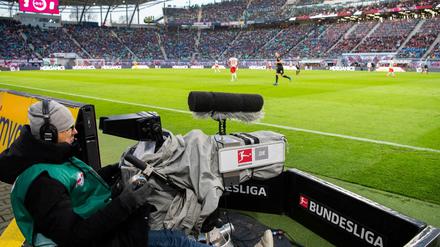 Bis dahin wird noch viel Zeit vergehen: Fußball in vollen Stadien.