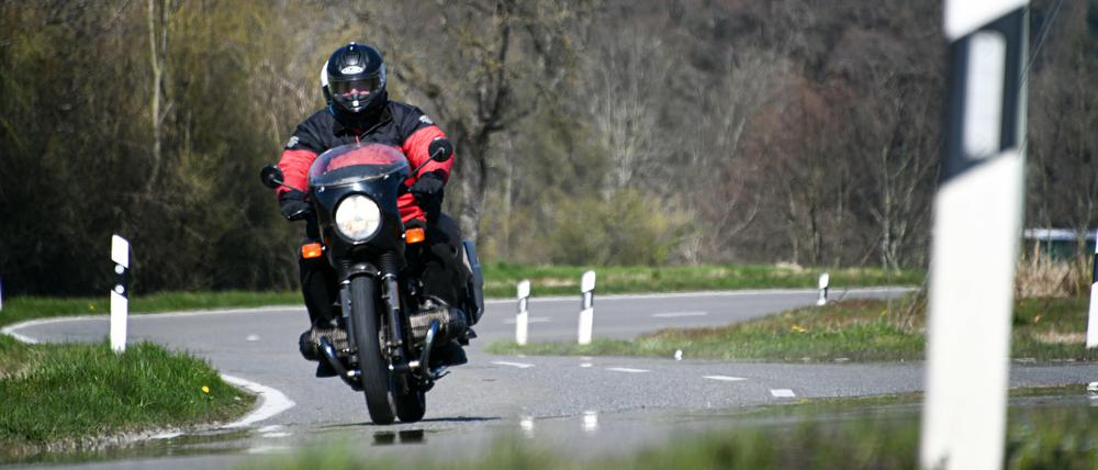 Ausflüge mit dem Motorrad sind bei den Corona-Regelungen eine Grauzone.  nach Brandenburg fahren dürfen.