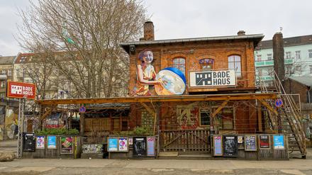 Die Berliner Clubs können auf Finanzhilfe hoffen: das „Badehaus“ an der Revaler Strasse.