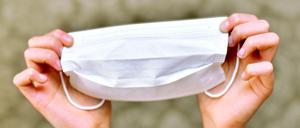 Mangelware: In Drogeriemärkten, Baumärkten und Apotheken gibt es keine Schutzmasken. 