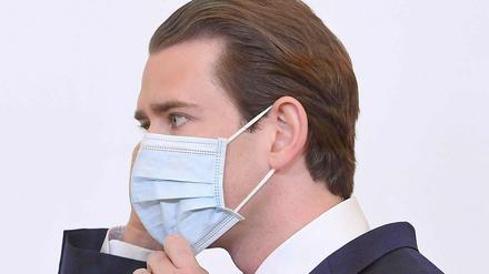 Bundeskanzler Sebastian Kurz mit Mundschutz. Denn müssen ab jetzt alle Bürger im Land tragen, wenn sie einkaufen gehen.