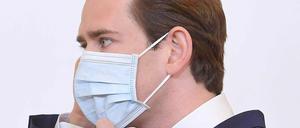 Bundeskanzler Sebastian Kurz mit Mundschutz. Denn müssen ab jetzt alle Bürger im Land tragen, wenn sie einkaufen gehen.