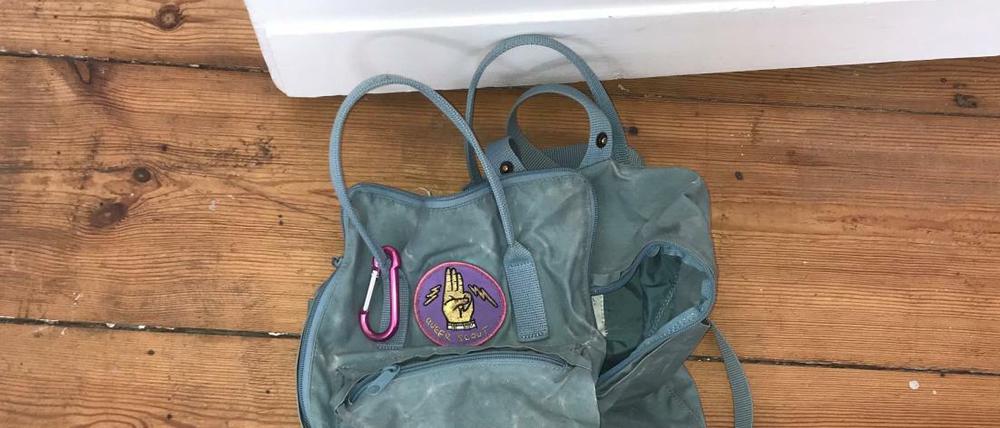 Mach was Sinnvolles, denkt unsere Autorin, und kauf dir nen neuen Rucksack. Dabei braucht sie natürlich was ganz anderes.