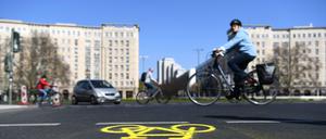Flächenverteilung. Mehr Platz für Radfahrer und Trams fordert Gastautor Matthias Dittmer (Grüne).