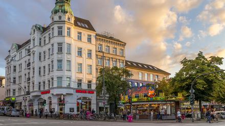 Heiße Sommertage auf der Reeperbahn: „diese Mischung aus vergorenen Caipirinhas, Kotze, Pisse und Rotz“.