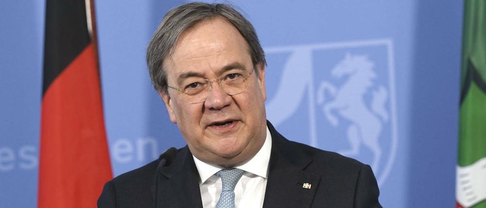 Nach den Plänen von Armin Laschet (CDU), gehen Universitäten, Schule und Kita bald wieder los.