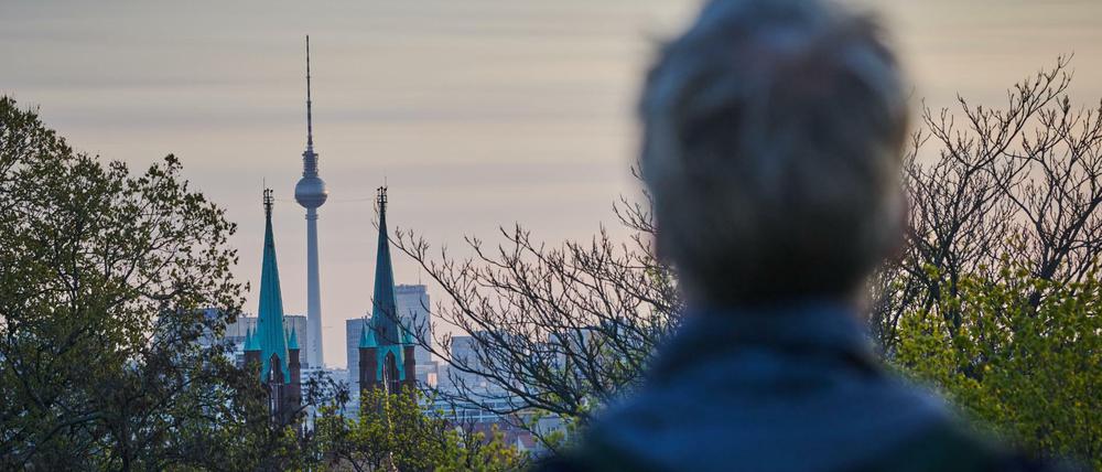 Fast die Hälfte aller Berliner Haushalte besteht aus nur einer Person – und die müssen sich auch sonst Gemeinschaft organisieren.