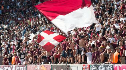 Volle Blöcke beim BFC. Gab es auch schon in der Realität, jedenfalls im DFB-Pokal, so 2018 gegen den 1. FC Köln im Olympiastadion. 