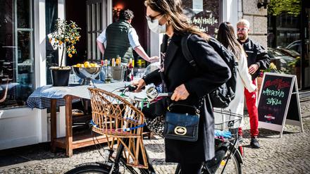 In Berlin sind wegen der Corona-Krise viele Menschen aufs Rad als Fortbewegungsmittel umgestiegen.