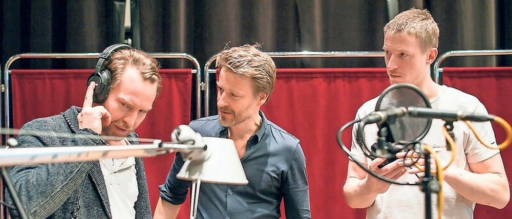 Sprechen Thomas Pynchons "Die Ende der Parabel" in der Hörspielfassung von Klaus Buhlert ein: Manuel Harder, Max von Pufendorf, Golo Euler (von li.)