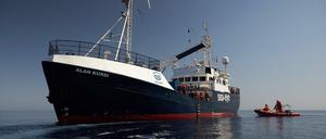 Das deutsche Rettungsschiff „Alan Kurdi“ ist im Mittelmeer im Einsatz.