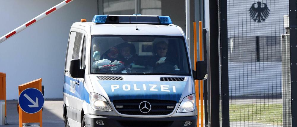 Terrorverdächtige Tadschiken werden dem Haftrichter beim Bundesgerichtshof vorgeführt