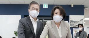 Südkoreas Präsident Moon Jae In und seine Frau Kim Jung Sook.
