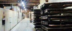 Dreck an den Wänden, Dreck an den Decken – dazwischen die Backwaren auf verdreckten Gerätschaften.