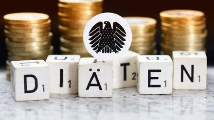 Zum 1. Juli sollen die Diäten steigen - eigentlich.
