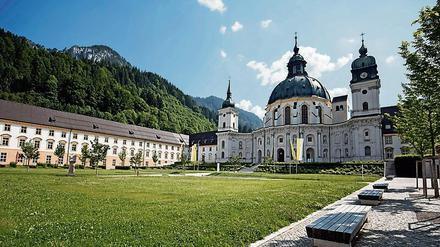 Eigentlich produzieren sie im Kloster Ettal bei Garmisch-Partenkirchen ihre traditionellen Klosterliköre.