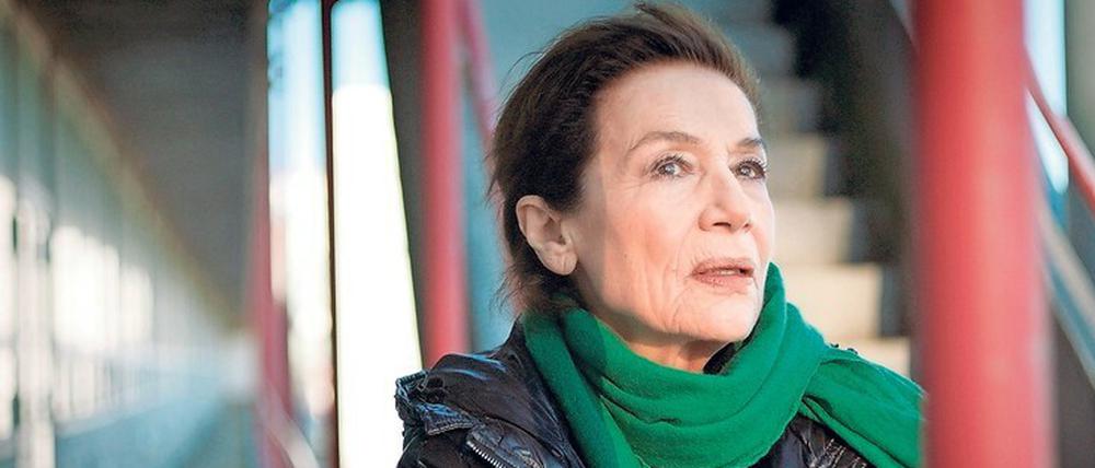 Einmal noch Hannelore Elsner als Kommissarin, wenngleich als pensionierte Ermittlerin. „Die Guten und die Bösen“ gehört zu den letzten Filmen, die die große Schauspielerin vor ihrem Tod am 21. April 2019 gedreht hatte. 